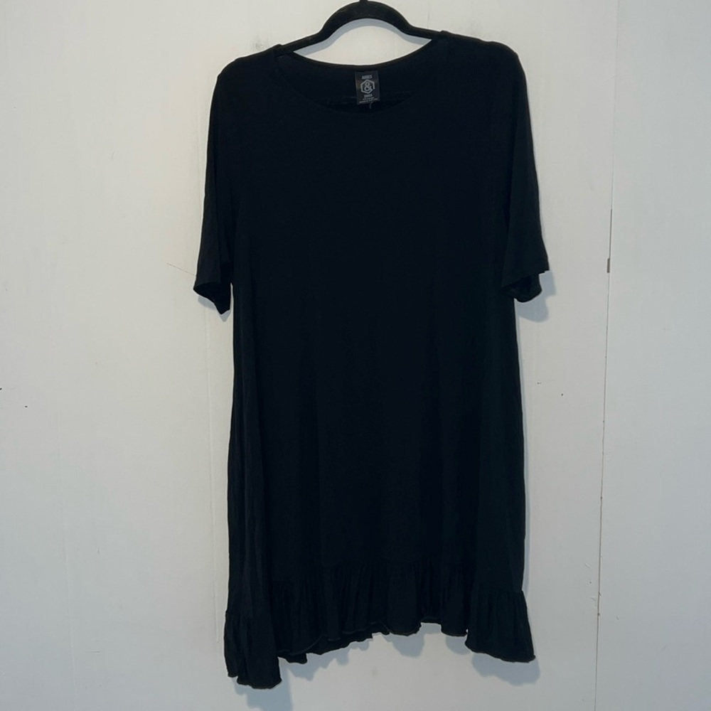 Agnes & Dora Women’s Black Short Sleeve Above Knee Dress with Ruffled Hem AA23